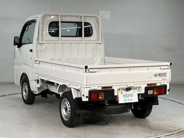 弊社の商品車両は横浜本牧にあります本部で隅々までチェックを行い、トヨタの厳しい商品基準をクリアした車両を展示しています。ご安心してお選びいただけます。