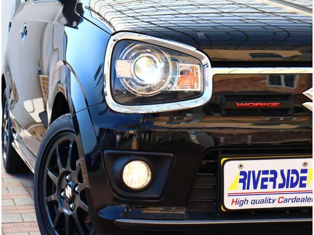 ご来店いただければ軽自動車からスポーツカー、1ボックスやセダンや輸入車などパソコンひとつで800台すべての在庫をご覧いただくことができます！