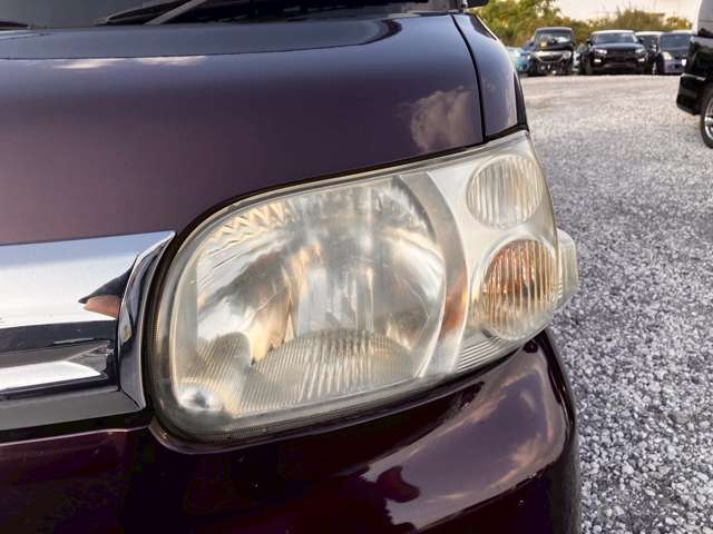 ライト類もしっかり真心を込めて磨いています！目が透き通っているとかっこよく見えますよね♪