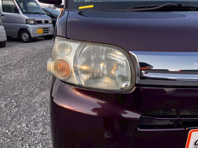 ライト類もしっかり真心を込めて磨いています！目が透き通っているとかっこよく見えますよね♪