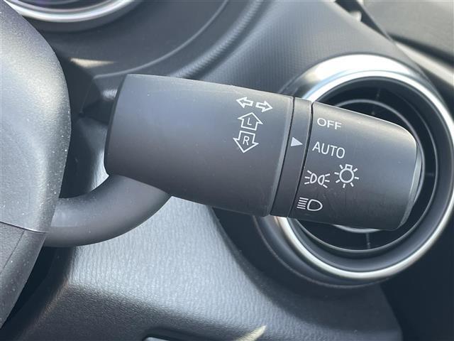 【オートライト】付け忘れや消し忘れを防ぐことができます。高速道路などのトンネル走行中等にも役立ちます♪