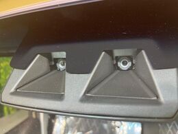 【スマートアシスト】走行中に前方の車両等を認識し、衝突しそうな時は警報とブレーキで衝突回避と被害軽減をアシスト。より安全にドライブをお楽しみいただけます。