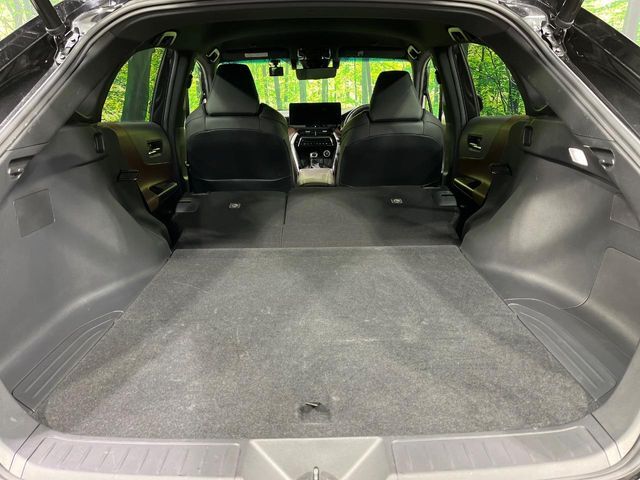 【パワーバックドア】スマートキーや運転席のボタンを押すだけでリアゲートが自動で開閉します！荷物を持っている時や、高い位置にあるバックドアを閉める際に便利な機能です♪