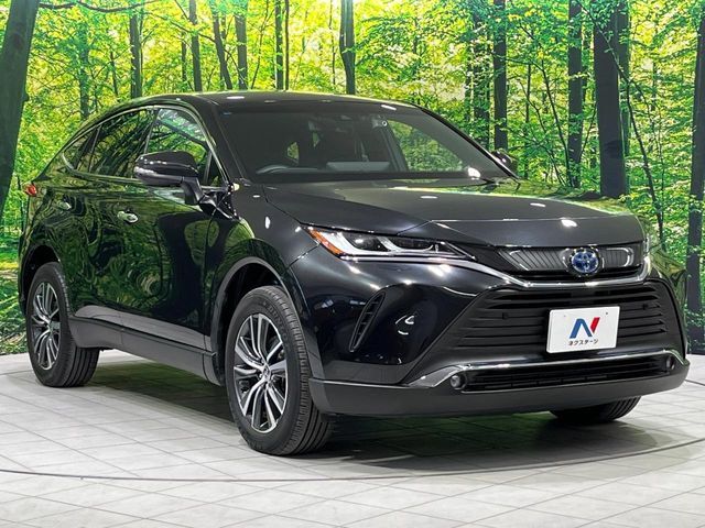 高透明度のガラス皮膜で撥水はもちろん、上質なツヤ・光沢を実現。紫外線や酸性雨から大切な愛車を保護し、色あせ・劣化を防止。「弾スプラッシュコート」、「弾プリミッサコート」からお選びいただけます。