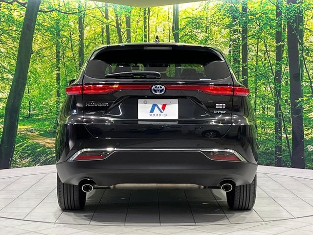 安心の最長10年・走行無制限保証（有償）をご用意。保証内容も充実はもちろん、無料点検＆オイル交換や、年中無休の全国・24時間ロードサービスも付帯されておりますのでご安心下さい。