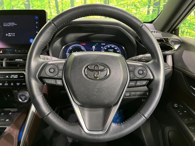 【レーダークルーズコントロール】高速道路での長距離走行が楽に！！自動で速度を保つクルーズコントロールが、衝突軽減システムと連携し、前方の車両を感知して車間を保つように速度調節してくれます！！