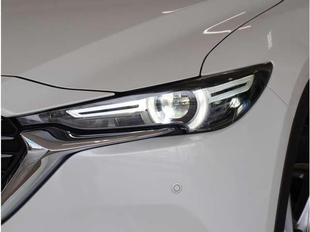 【LEDヘッドライト】省電力で長寿命の明るく運転しやすいLEDヘッドランプです。明るく照らすので暗い夜道からお客様を守ってくれます。お近くの広島マツダまでお越しください。