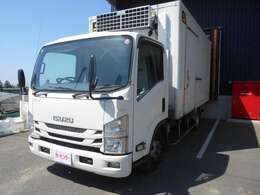 取り扱い車種は主に2t、3tの冷蔵冷凍車で-30℃設定でスタンバイ装置付きのものになります。鮮魚や生肉から冷凍食品、アイスクリームまで配送可能です。装備や積載量、重量、寸法等お気軽にお尋ねください。