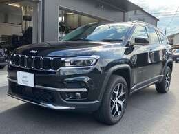 1941年に誕生した初代モデルよりそのDNAを脈々と受け継いできたJeepブランドの象徴。11年ぶりにフルモデルチェンジをして全身が進化したが伝統は継承しています。