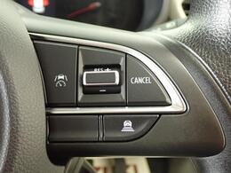 アダプティブクルーズコントロールを装備しています。ペダル操作なしで設定速度を保ちます。先行車がいる場合には、追従します。