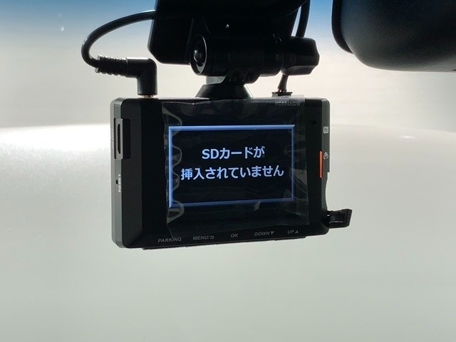 万が一の事故のときもドライブレコーダーがあると安心です。ご利用になる場合は個人情報保護の観点より新品の対応SDカードをお求め下さい。