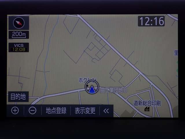 バックカメラも付いています。駐車の時に便利なのはもちろんの事、後方死角にいる子供たちに気が付くことができるので安心安全ですね
