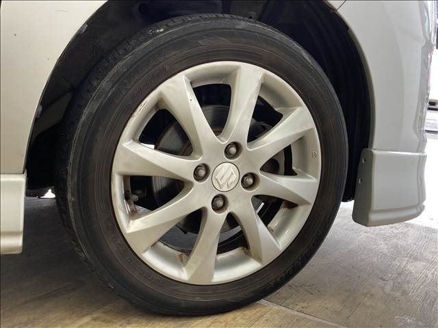 ☆内外装クリーニング☆車の隅々まで徹底的にクリーニングを行っておりますので内外装ともに綺麗な状態でご納車いたします