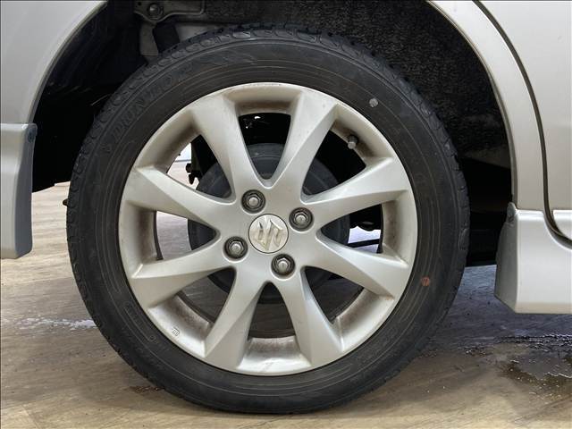 ☆内外装クリーニング☆車の隅々まで徹底的にクリーニングを行っておりますので内外装ともに綺麗な状態でご納車いたします