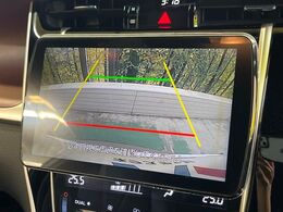 【バックカメラ】駐車時に後方がリアルタイム映像で確認できます。大型商業施設や立体駐車場での駐車時や、夜間のバック時に大活躍！運転スキルに関わらず、今や必須となった装備のひとつです！