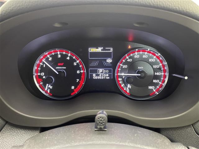 【スピードメーター】メーターがシンプルで見やすく運転しやすいですね！