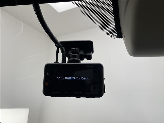 【後部座席操作部】後部座席を快適に過ごしていただくための便利な装備が付いています！