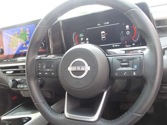 ナビ操作も簡単なステアリングスイッチ搭載車☆