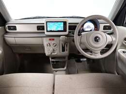 シンプルで操作性に優れたダッシュパネルです。