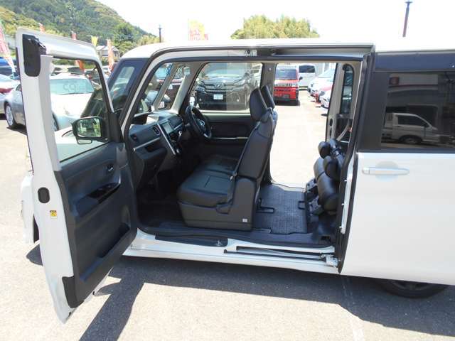 お問い合わせの車輌はダイハツホットステーション戸次店に展示しています。ご問い合わせは：TEL097-597-6699：までお気軽にご連絡下さい♪