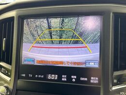 【バックカメラ】駐車時に後方がリアルタイム映像で確認できます。大型商業施設や立体駐車場での駐車時や、夜間のバック時に大活躍！運転スキルに関わらず、今や必須となった装備のひとつです！