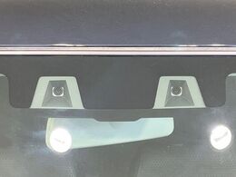 【スズキ　セーフティサポート】走行中に前方の車両等を認識し、衝突しそうな時は警報とブレーキで衝突回避と被害軽減をアシスト。より安全にドライブをお楽しみいただけます。