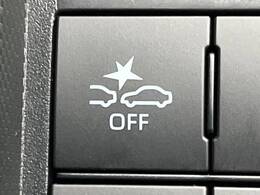 【スマートアシスト】走行中に前方の車両等を認識し、衝突しそうな時は警報とブレーキで衝突回避と被害軽減をアシスト。より安全にドライブをお楽しみいただけます。