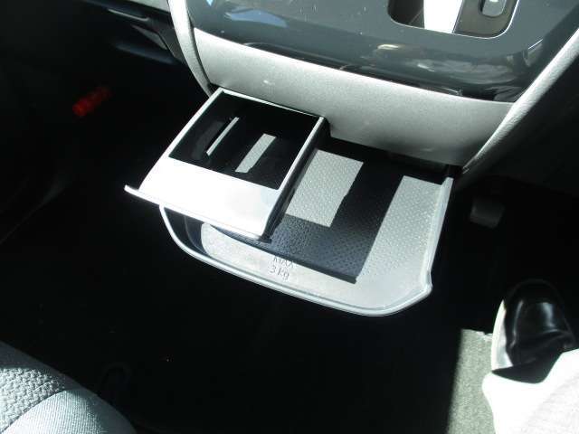 最先端の設備で茨城日産自慢のテクニカルスタッフが責任を持って点検整備します。