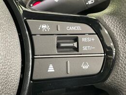 【アダプティブクルーズコントロール】高速道路での長距離走行が楽に！！自動で速度を保つクルーズコントロールが、衝突軽減システムと連携し、前方の車両を感知して車間を保つように速度調節してくれます！！