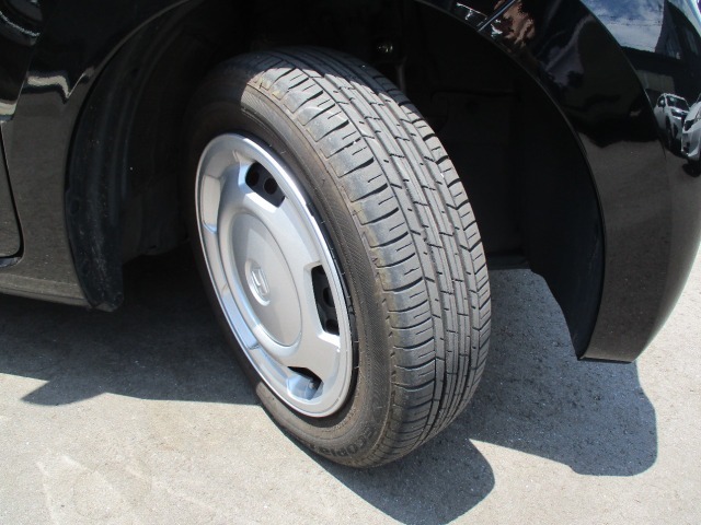 タイヤサイズは【155/65R14】です。