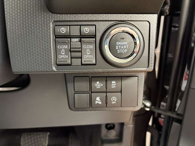 軽自動車は何よりその手軽さが魅力ですね。狭い道でもラクラクです。税金など維持費も抑えられるし、セカンドカーとしてもオススメのくるまです。