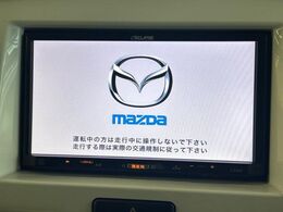 【純正ナビ】人気の純正ナビを装備しております。ナビの使いやすさはもちろん、オーディオ機能も充実！キャンプや旅行はもちろん、通勤や買い物など普段のドライブも楽しくなるはず♪