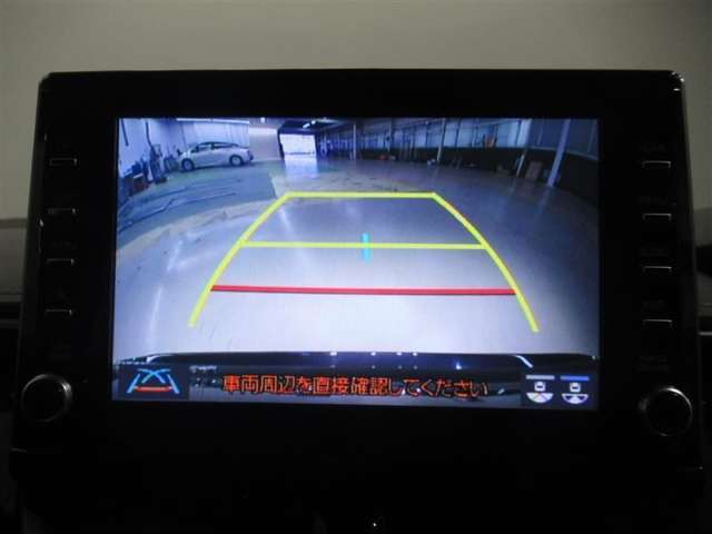 バックモニターがついていますので、バックでの駐車が苦手な方でも大丈夫です　実際のバック駐車は目視確認と合わせてお使い下さい