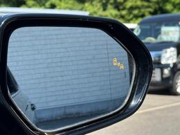 【　BSM　】ブラインドスポットモニター（BSM）が装備されております。左右後方の障害物を検知することで車線変更の際などの不意の衝突を回避することが可能です♪