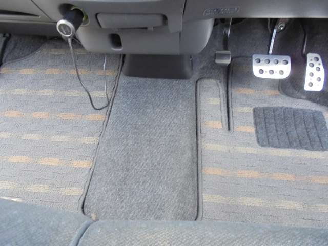 コラムATで足元広々ですね～♪