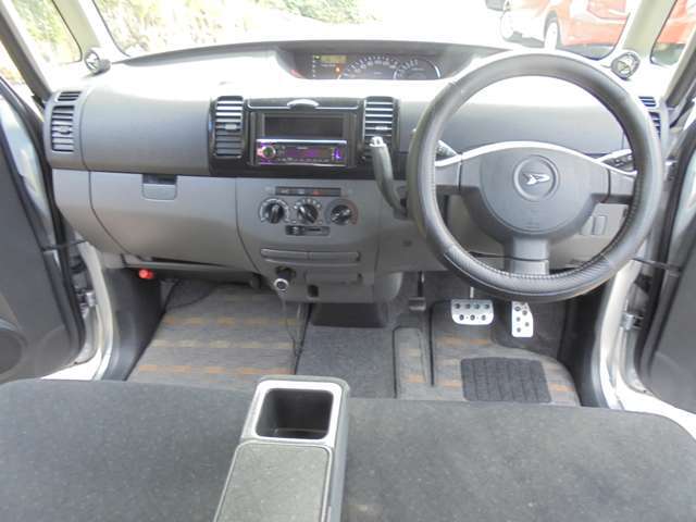 在庫車輌の車検・整備・修理は提携工場様にてお願いしております。納車前にはきっちり整備してお渡しいたしますのでご安心くださいませ！