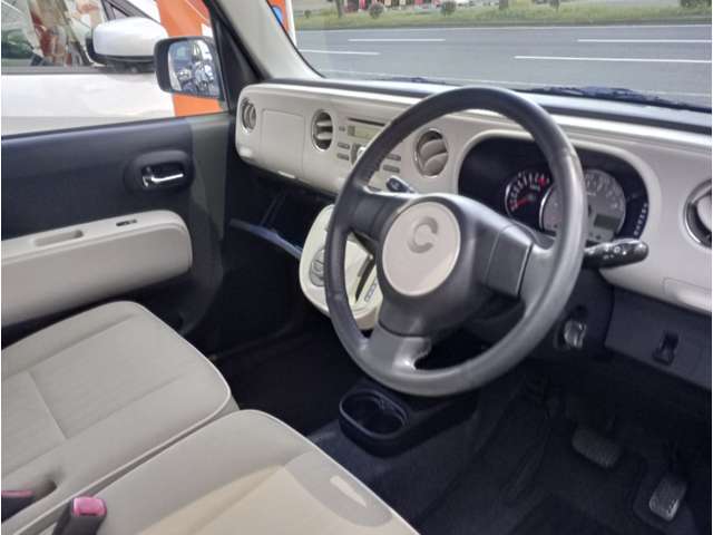 インパネシフトで足元も広々！長距離移動も楽々です♪