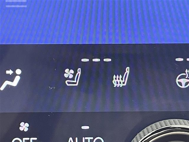 【シートヒーター/シートベンチレーション】暑い季節は冷風がシートの目から微ぎ、寒い季節は熱線を伝いシートを瞬時に暖めますので、季節を選ばず快適にお過ごし頂けます。