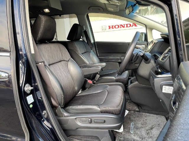 体を包み込む形のシートなので、長時間運転しても疲れません。