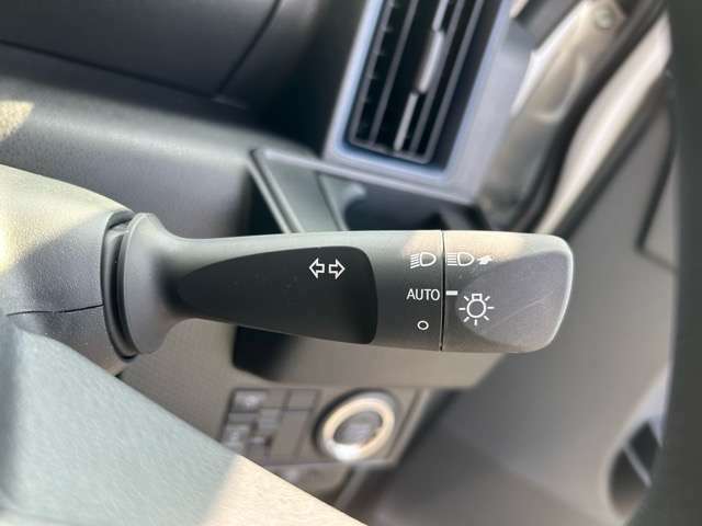 ワンオーナー禁煙車　社外ナビ　フルセグTV　パラノマモニター　Bluetooth　CD録音　プッシュスタート　キーフリー　左側パワースライドドア　LEDライト　シートヒーター　内外装クリーニング済