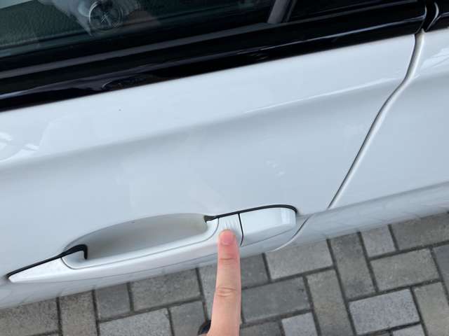 このお車は【浦和美園支店】に展示中です！ご来場、お問い合わせをスタッフ一同お待ちしております。＜住所＞埼玉県さいたま市緑区美園6-11-1　＜TEL＞048-812-2525