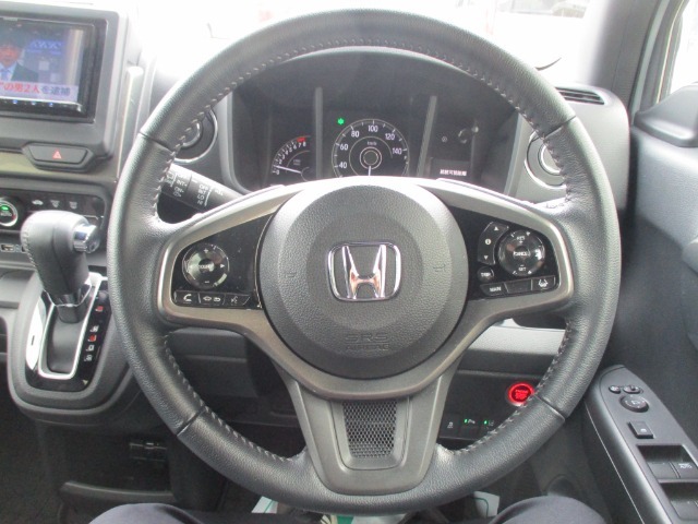 握りやすいハンドルで快適に運転が可能です！