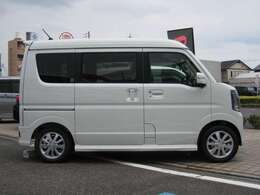 広い車内、たくさんの荷物を積み込めるラゲッジスペース、フルフラットシートなど様々な使い方ができる楽しいクルマです！