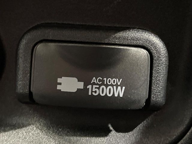 【アクセサリーコンセント】キャンプやスポーツ、アウトドアでのアクティビティはもちろん、災害・停電の際に助けにもなるAC100Vコンセントを装備♪ケータイやタブレット、ゲーム機器の充電にも♪