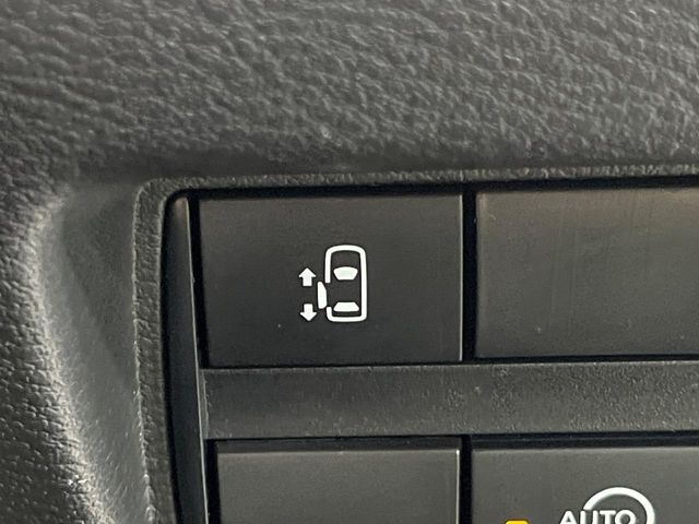 【パワースライドドア】スマートキーや運転席のスイッチでスライドドアの開閉が可能♪電動だから力を入れてドアを開ける必要が無く、小さいお子様でも、重い荷物を持っている時もラクに開け閉めできます♪