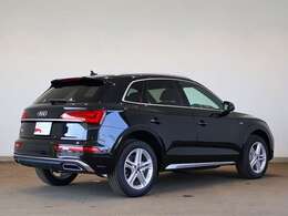 Audi Q5 40 TDI quattro S line/プライバシーガラス/マトリクスLEDヘッドライト/アルミホイール5ツインスポークスターデザイン8J x 19