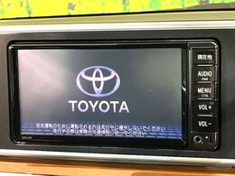 【純正ナビ】人気の純正ナビを装備しております。ナビの使いやすさはもちろん、オーディオ機能も充実！キャンプや旅行はもちろん、通勤や買い物など普段のドライブも楽しくなるはず♪