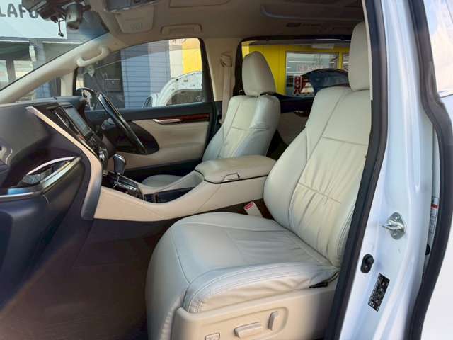 純正9インチナビ！後席モニター！パワーバックドア！レーダークルーズコントロール等のオプション付きです！自信の安心価格設定になっておりますのでお早めにお問い合わせ下さい！早い者勝ちの1台です！全国可能