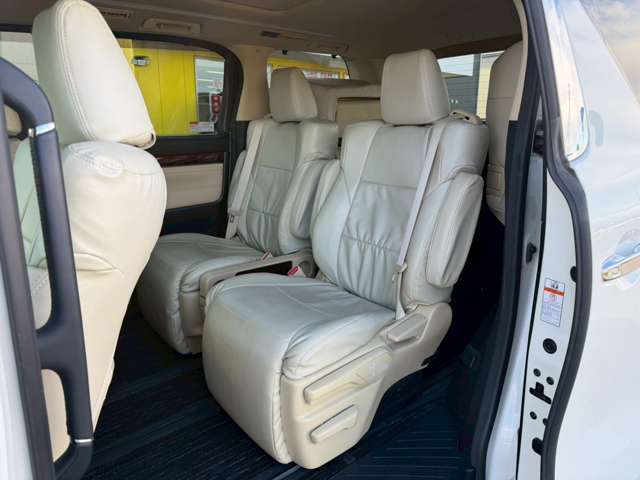 純正9インチナビ！後席モニター！パワーバックドア！レーダークルーズコントロール等のオプション付きです！自信の安心価格設定になっておりますのでお早めにお問い合わせ下さい！早い者勝ちの1台です！全国可能