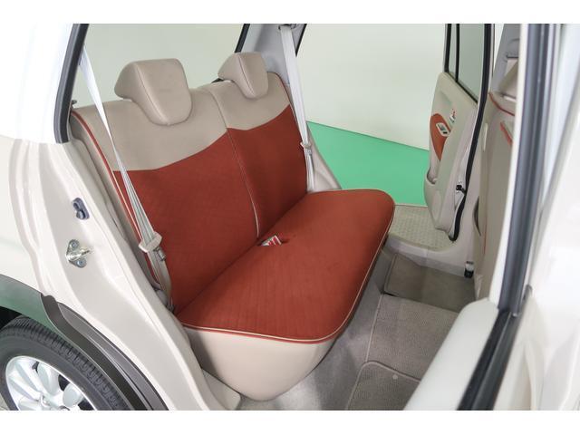 【リヤシート】膝回りに余裕があり、意外とゆったり座れますよ◎